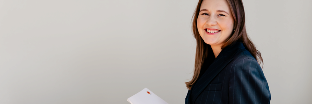 Stora Enso employee at headquarter in Helsinki 1200x400