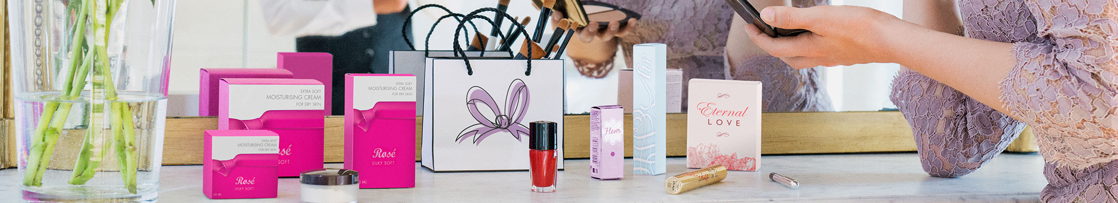 Cosmetics packaging